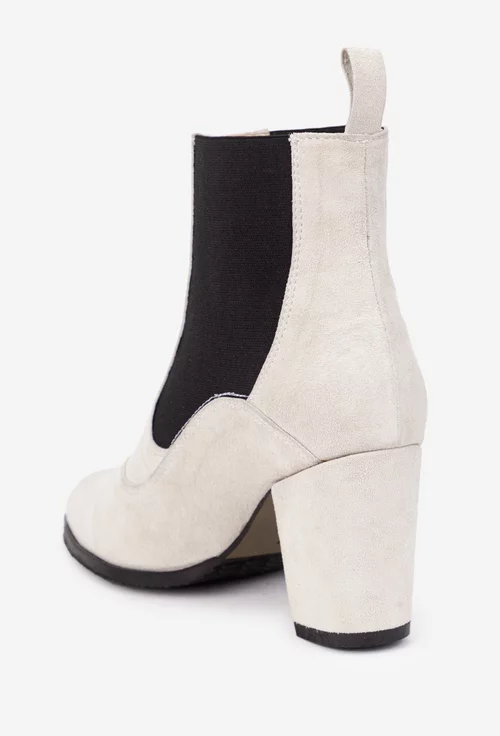 Botine dama bej deschis din piele intoarsa cu elastic in laterale