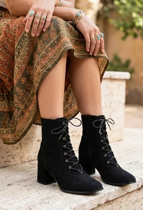 Botine dama negre din piele intoarsa cu toc