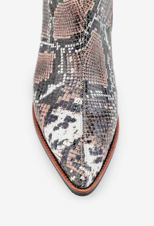 Botine din piele snake print cu varful ascutit