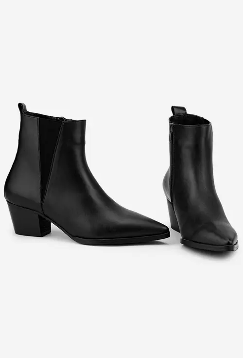 Botine negre din piele cu varful ascutit