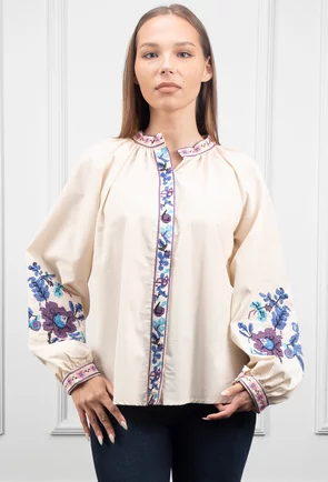 Camasa bej accesorizata cu broderie florala