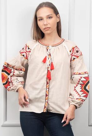 Camasa bej accesorizata cu detalii colorate