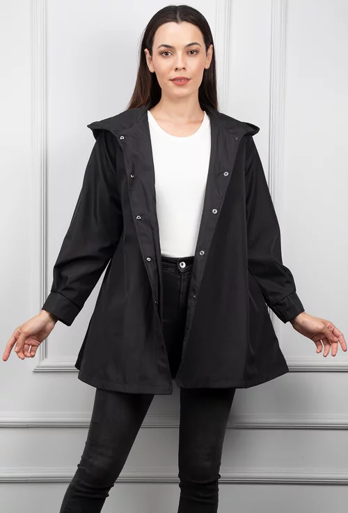 Geaca neagra cu capse