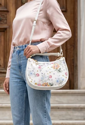 Geanta dama alba cu imprimeu floral din piele texturata