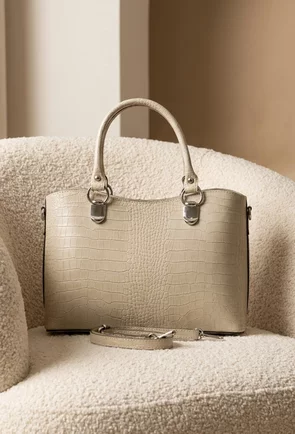 Geanta dama bej confectionata din piele