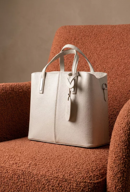 Geanta dama din piele texturata bej