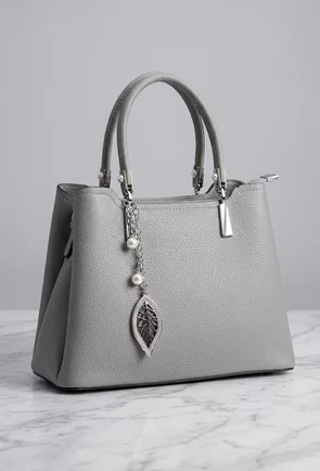 Geanta dama gri din piele texturata cu ornament detasabil