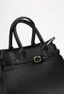 Geanta dama neagra confectionata din piele texturata