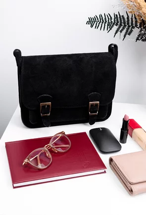 Geanta dama neagra din piele intoarsa