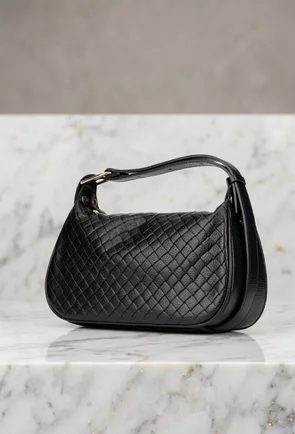 Geanta dama neagra din piele naturala cu model