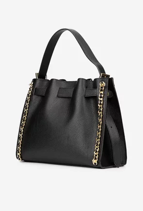 Geanta dama neagra din piele texturata cu ornament lant