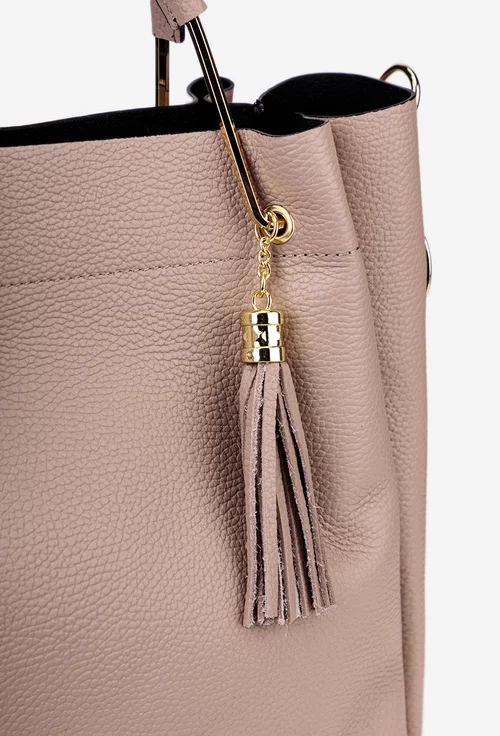 Geanta dama roz pudra din piele texturata cu accesoriu ciucure