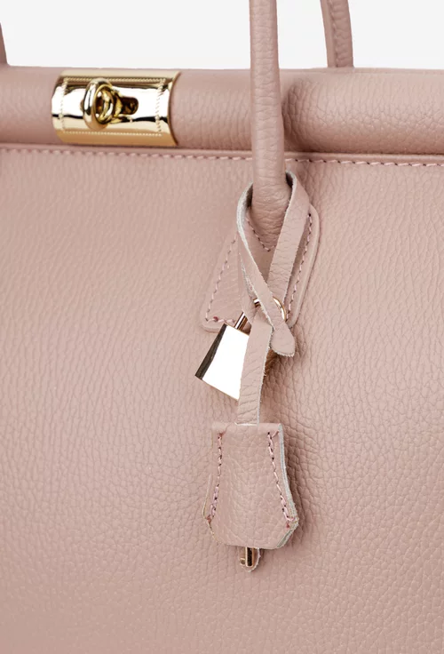 Geanta dama roz pudra din piele texturata cu detaliu lacat