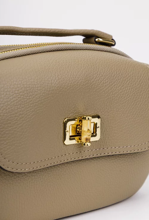 Geanta dama taupe din piele texturata cu detalii aurii