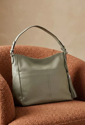 Geanta dama verde din piele naturala cu ornament ciucure