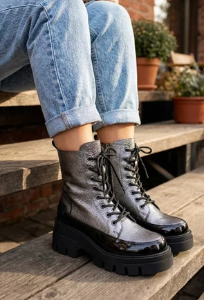 Ghete dama argintii cu negru din piele