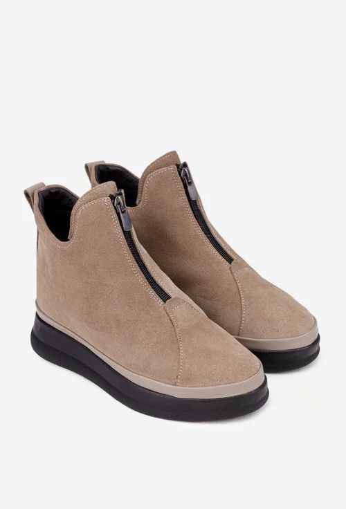 Ghete dama bej din piele intoarsa cu fermoar in fata