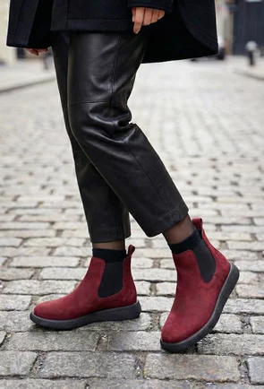 Ghete dama burgundy din piele intoarsa cu elastic in laterale