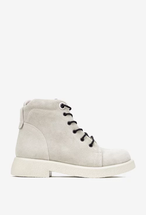 Ghete dama grej realizate din piele intoarsa