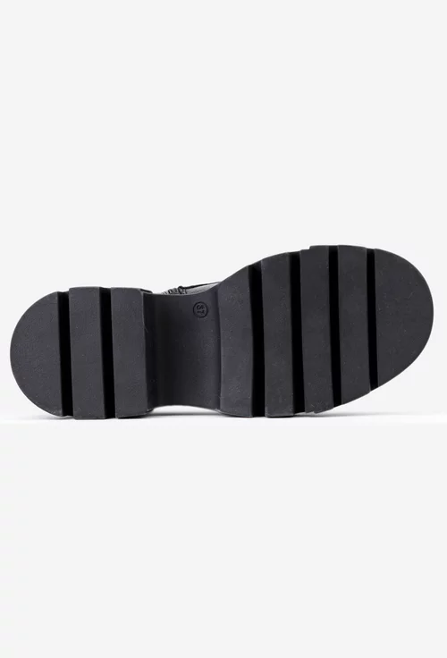 Ghete dama inalte din piele neagra accesorizate cu bumbi
