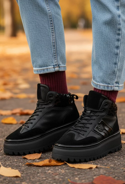 Ghete dama negre din piele cu imprimeu