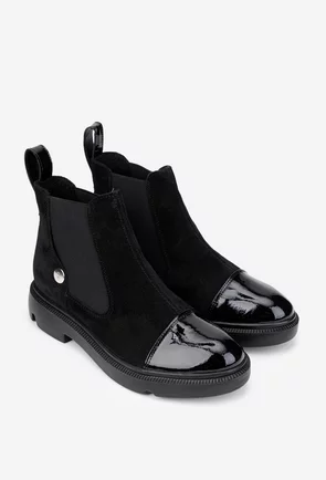Ghete dama negre din piele intoarsa cu detaliu lacuit
