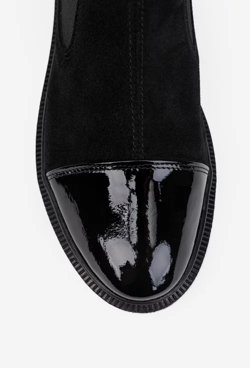 Ghete dama negre din piele intoarsa cu detaliu lacuit