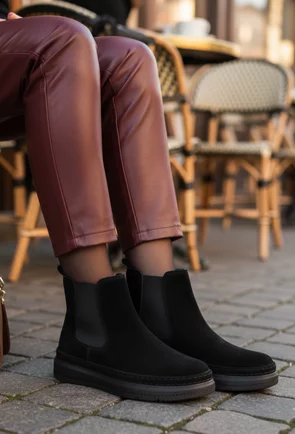 Ghete dama negre din piele intoarsa cu elastic