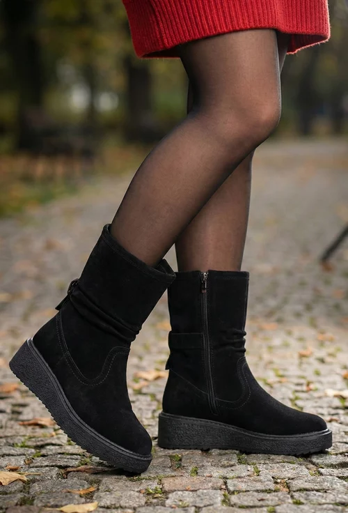 Ghete dama negre din piele intoarsa cu fermoar