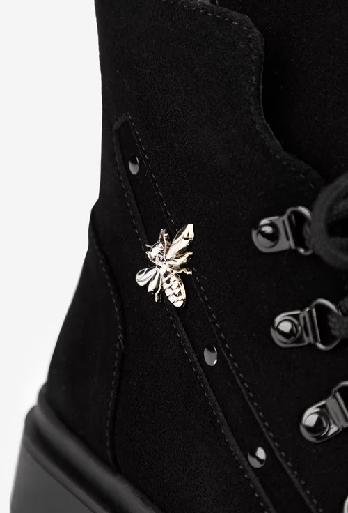 Ghete dama negre din piele intoarsa cu ornament