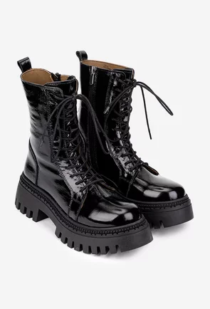 Ghete dama negre din piele lacuita