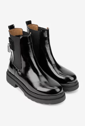 Ghete dama negre din piele lacuita cu ornament