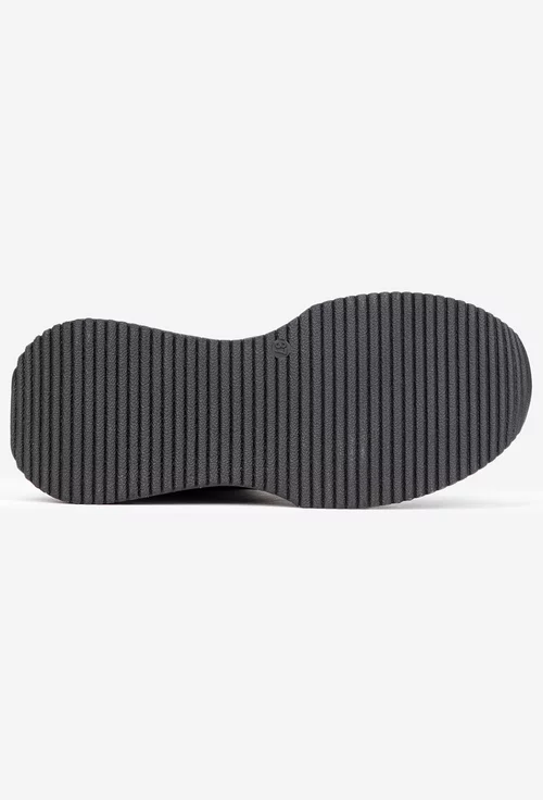 Ghete dama negre din piele naturala si intoarsa