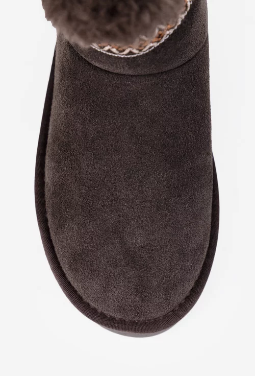 Ghete dama NUR din piele intoarsa maro inchis cu model