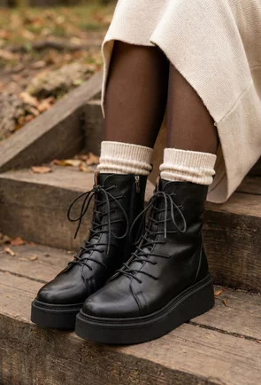 Ghete dama NUR din piele naturala neagra