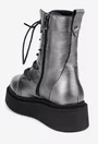 Ghete dama NUR din piele texturata argintie