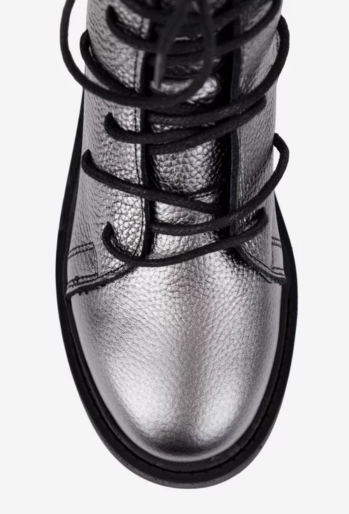 Ghete dama NUR din piele texturata argintie