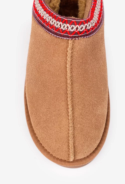 Ghete dama NUR scurte maro din piele intoarsa cu model