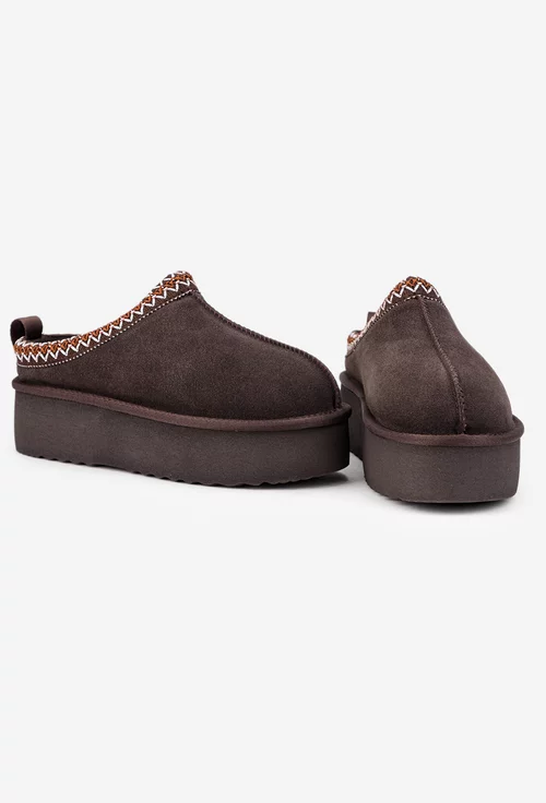 Ghete dama NUR scurte maro inchis din piele intoarsa cu model