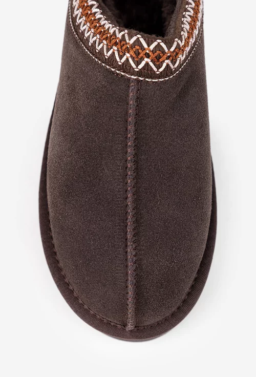 Ghete dama NUR scurte maro inchis din piele intoarsa cu model