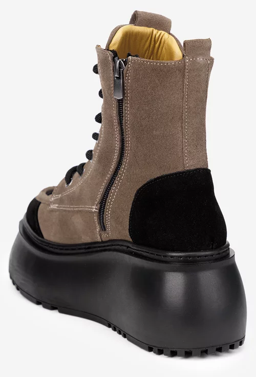 Ghete dama NUR taupe cu negru din piele intoarsa