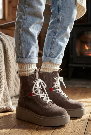 Ghete dama NUR taupe din piele intoarsa