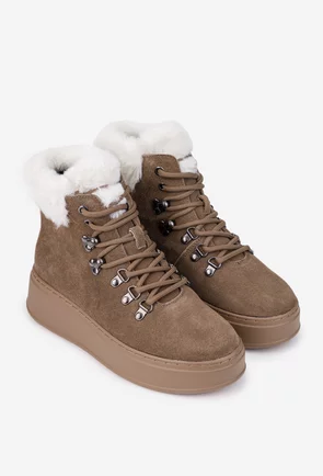 Ghete dama NUR taupe din piele intoarsa cu blanita decorativa