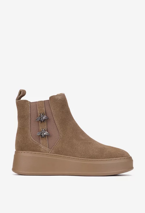 Ghete dama NUR taupe din piele intoarsa cu ornament