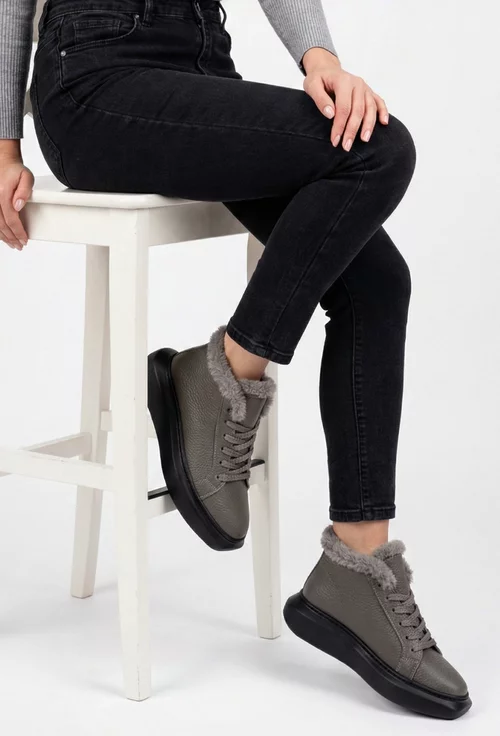 Ghete dama NUR taupe din piele texturata cu blanita