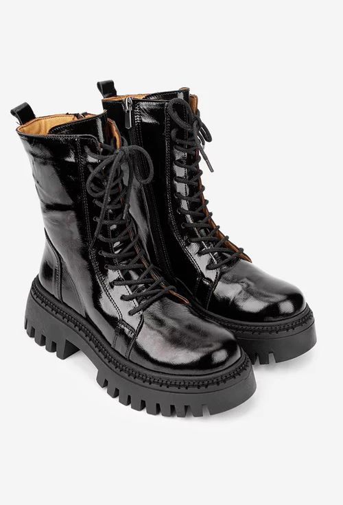 Ghete dama realizate din piele lacuita neagra