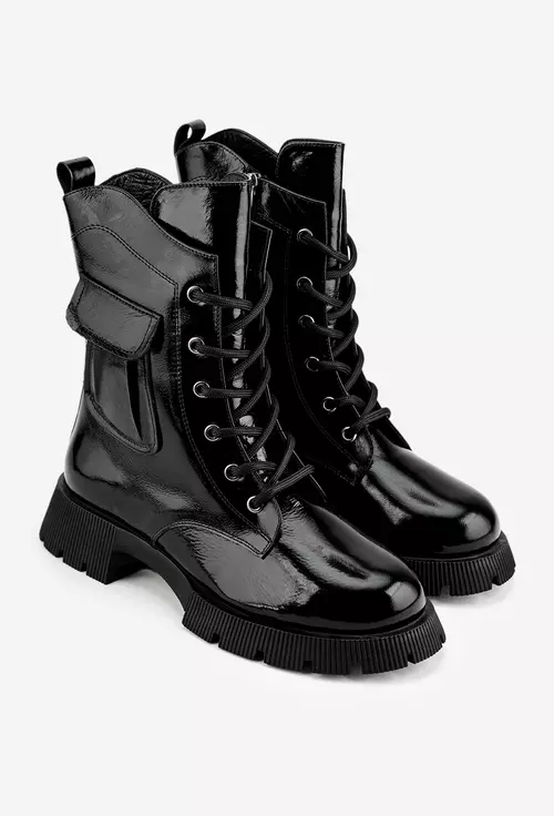 Ghete negre din piele lacuita cu buzunar fals