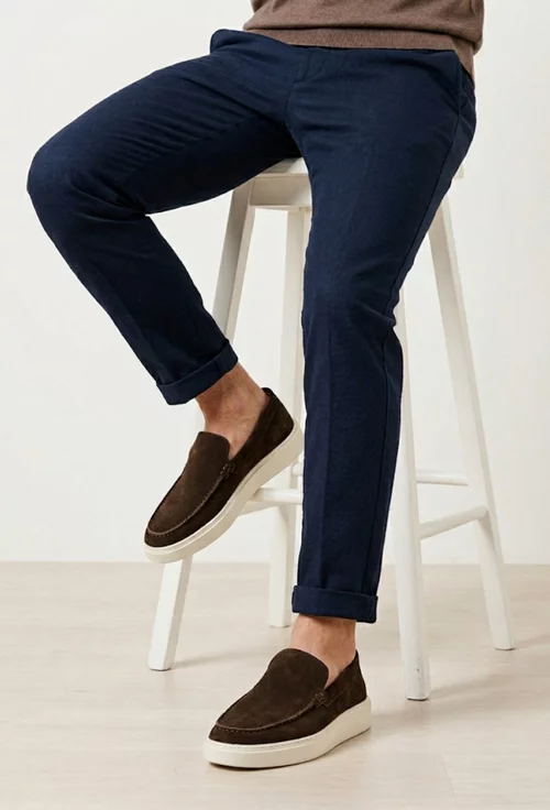 Mocasini barbati maro din piele intoarsa