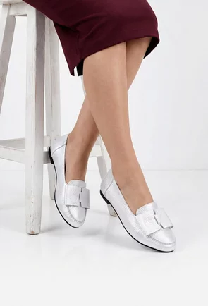 Mocasini dama albi din piele naturala cu funda