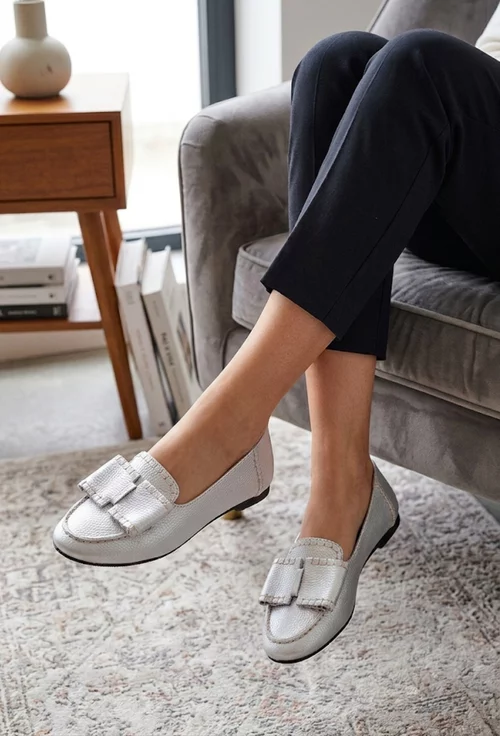 Mocasini dama albi din piele texturata cu funda picture - 4
